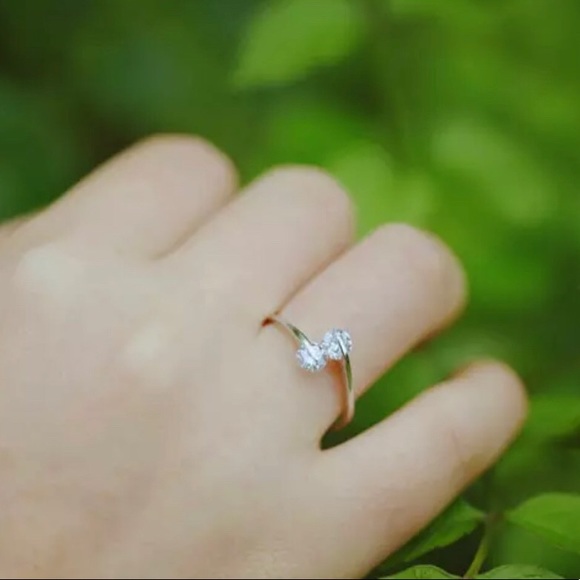 925 Sterling Silver Crystal Ring - Picture 6 of 6
